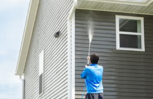 How much pressure to pressure wash a house