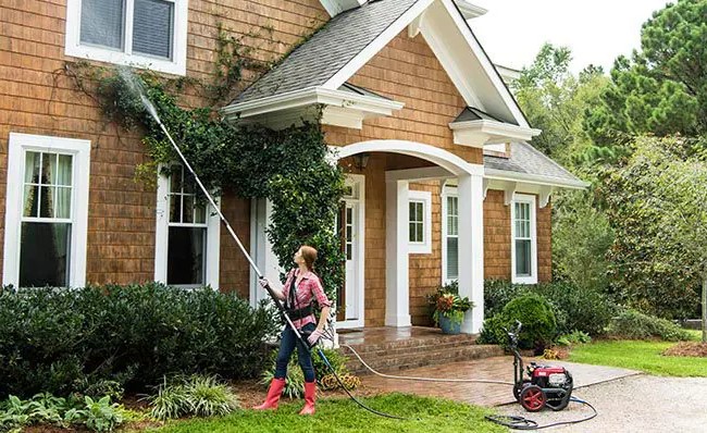 pressure cleaning house